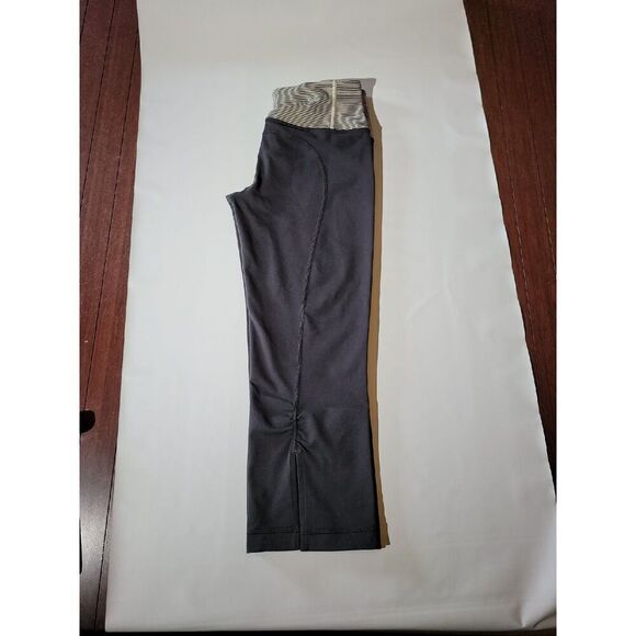Lululemon Crop Pants Leggings Size 4 - Picture 3 of 6